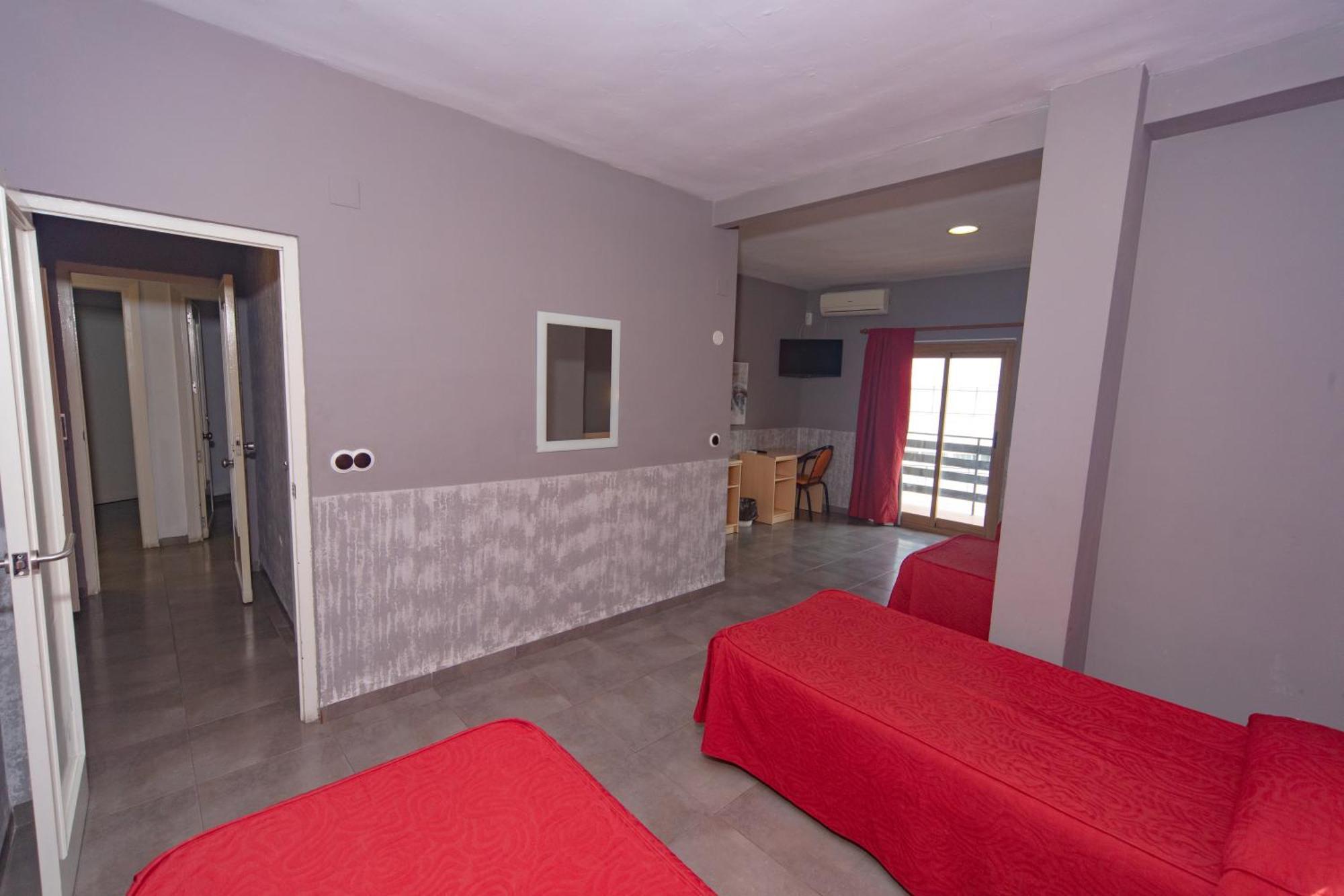 Hostal Virginia Favareta Buitenkant foto