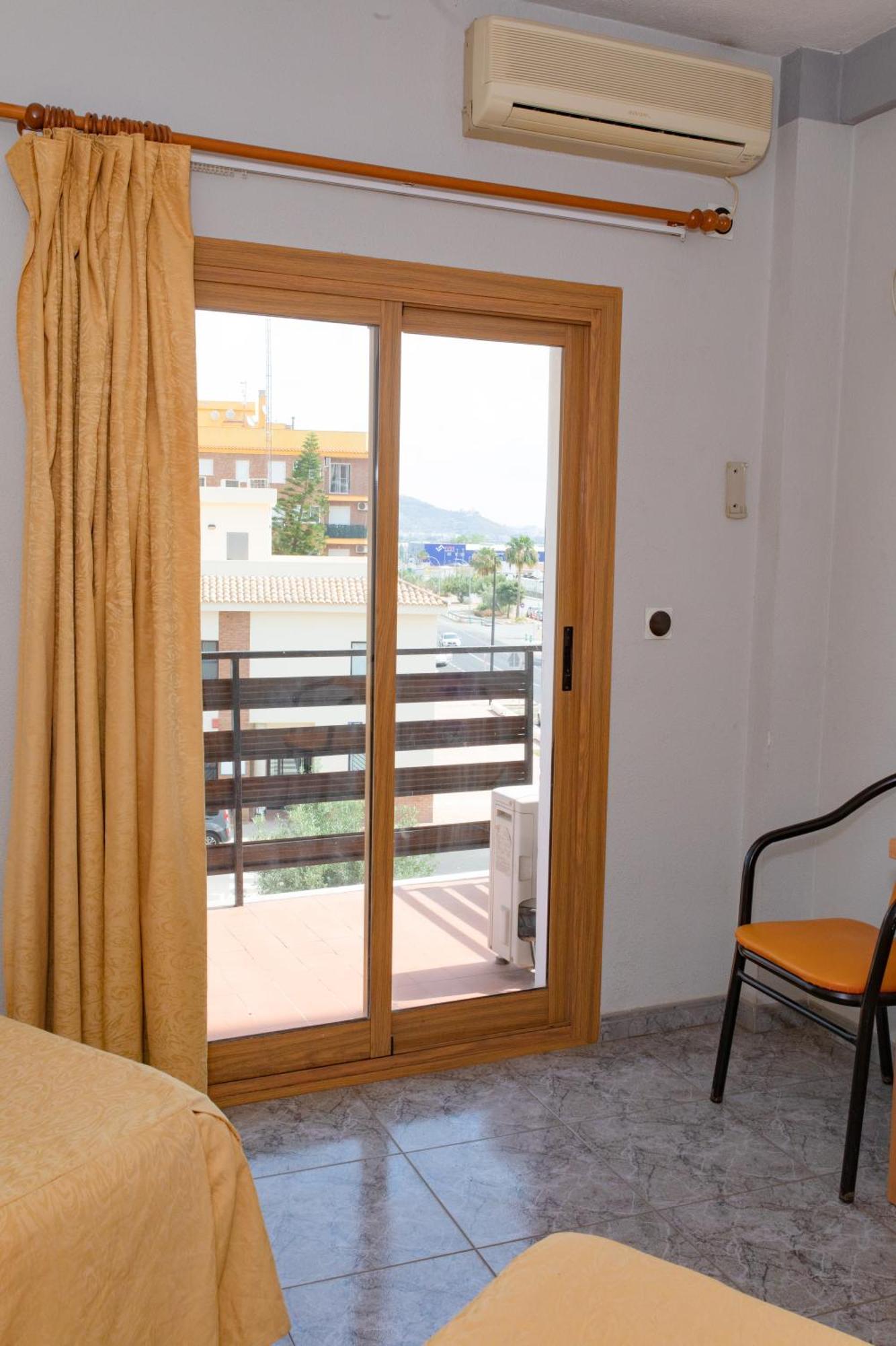 Hostal Virginia Favareta Buitenkant foto