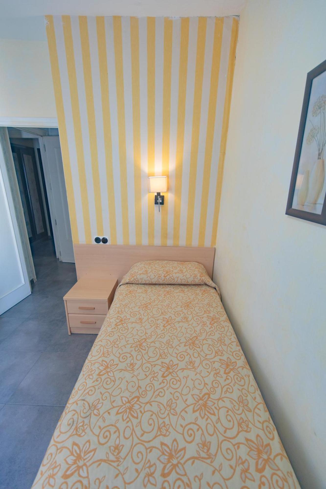 Hostal Virginia Favareta Buitenkant foto